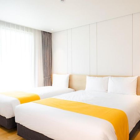 Seogwipo Hills Hotel מראה חיצוני תמונה