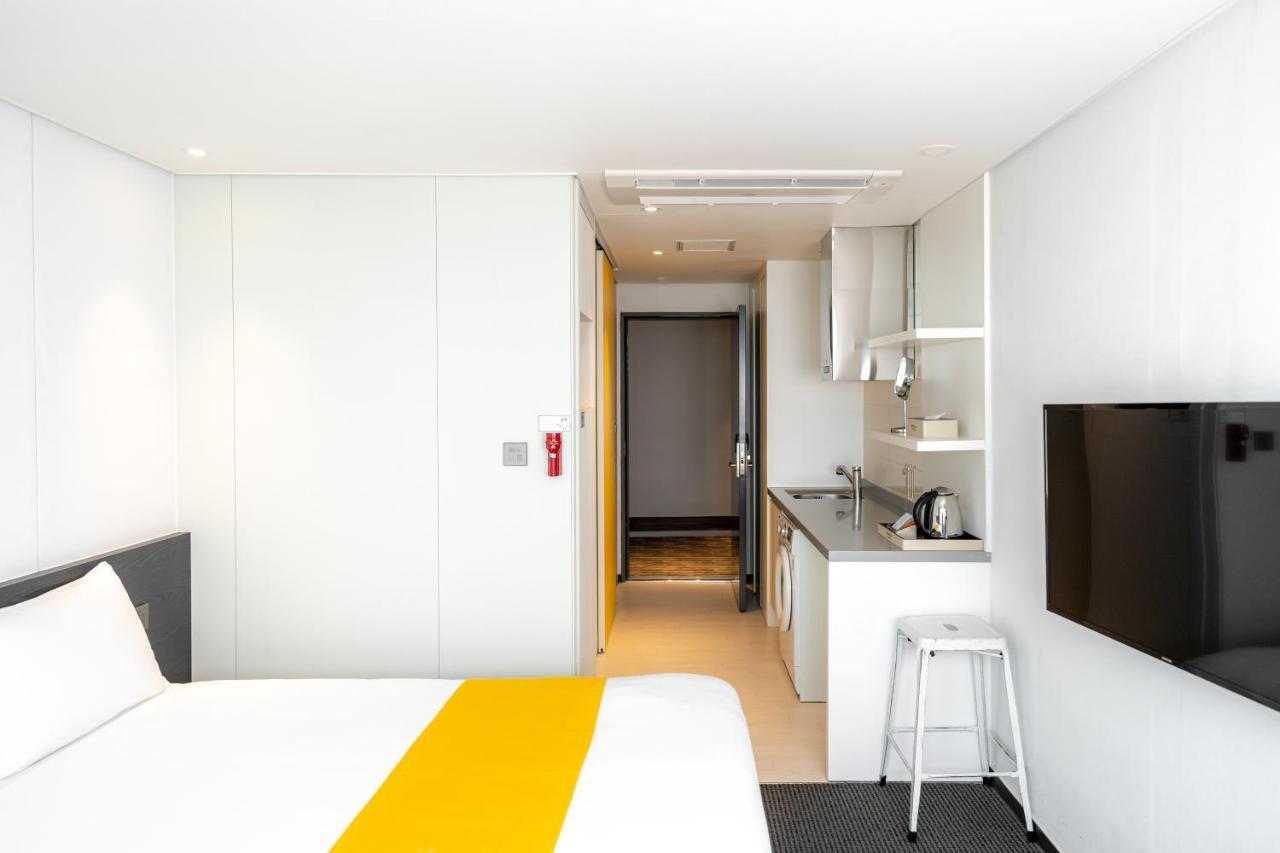 Seogwipo Hills Hotel מראה חיצוני תמונה
