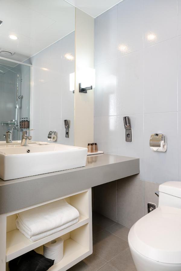 Seogwipo Hills Hotel מראה חיצוני תמונה