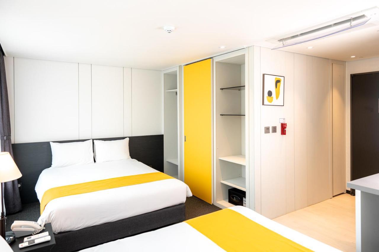Seogwipo Hills Hotel מראה חיצוני תמונה