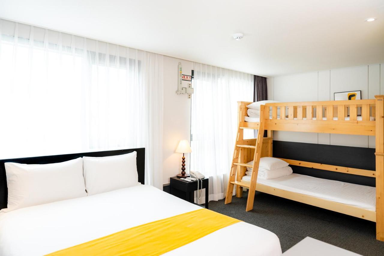 Seogwipo Hills Hotel מראה חיצוני תמונה